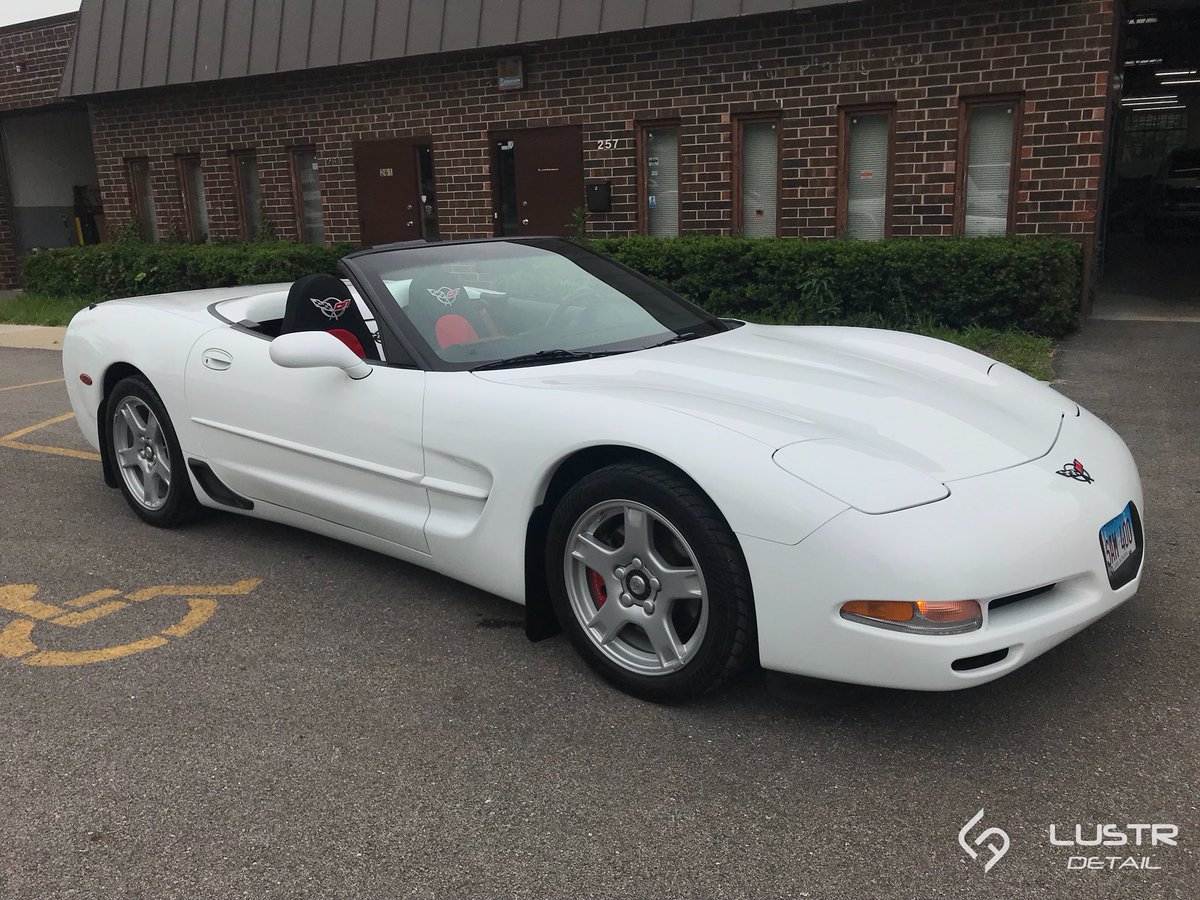 LUSTRDetail's tweet photo. The white on this Corvette was glowing after a thorough paint correction and ceramic coating application.
#lustr #lustrautocare #lustrdetail #paintcorrectionchicago #cquartzfinestchicago #ceramiccoating #cquartzprofessional #premiumdetailing #chicagodetailing #chevy #corvette https://t.co/7LGciLW2ol