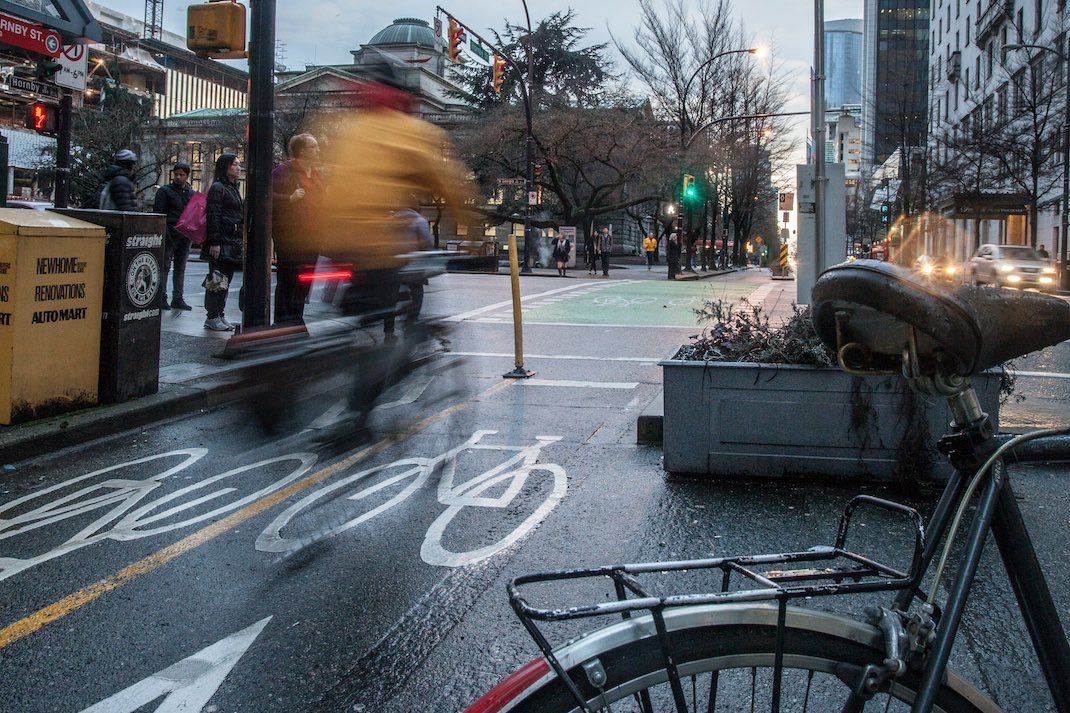 “When all of these factors were added together, 1 kilometre cycled produced a $0.26 economic gain to society; 1 km driven cost society $0.14. And that’s without considering bigger connected costs, like the consequences of #climatechange.” #CityMakingMath dailyhive.com/vancouver/biki…