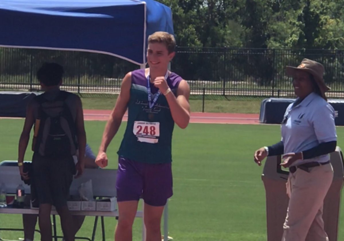 CHighFB's tweet image. Congratulations to rising Soph WR/OLB David Kasemervisz on qualifying for Nationals, winning &amp;amp; breaking the regional meet record in 15/16 decathlon with a score of 5474. 6PRs in two days. Winning 7 of 10 events.
adkins.trackscoreboard.com/index.html#/re…
#RangerPride #MultipleSports #LetsRide