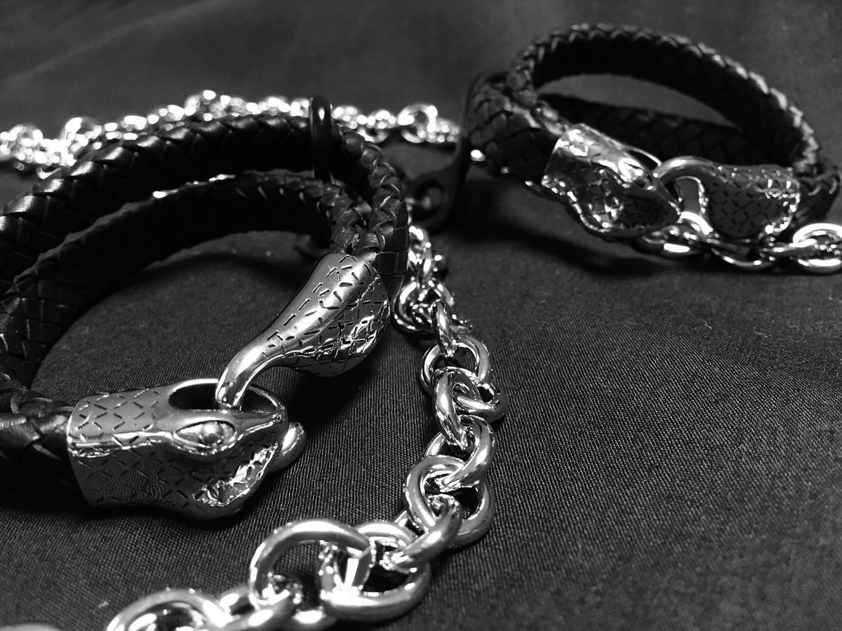 💝커플 / 수갑 팔찌

일상용으로 팔찌 사용 가능하시며 고리를 끼우면 수갑으로 사용도 가능하세요! 
✨커스텀 불가능