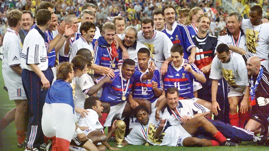 techtraining_'s tweet image. Il ya 20 ans, jour pour jour, la #France écrivait l&apos;une des plus belles pages de son histoire sportive en remportant sa première coupe du monde. On remet ça dimanche face à la Croatie ?

#FRACRO #CROFRA #fiersdetrebleus #bleusenfinale #championdumonde #Worldcup2018Russia #CDM2018