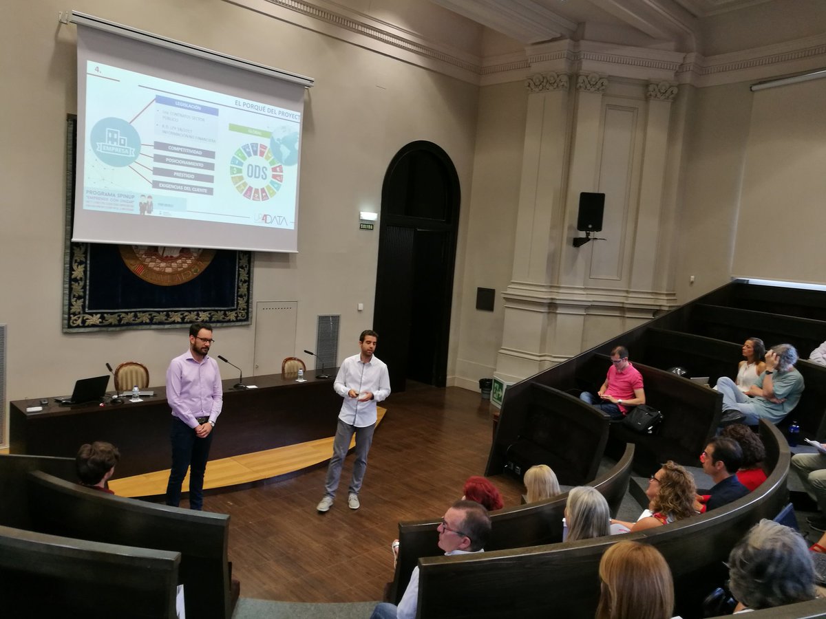 OTRI_Unizar's tweet image. La nueva Startup @Unizar @Up4Data presenta su negocio ante empresarios en la Ceremonia final del Spinup Emprende con Unizar. Utiliza la tecnología Big data y Business Intelligence para medir y visualizar los impactos y resultados de las organizaciones.