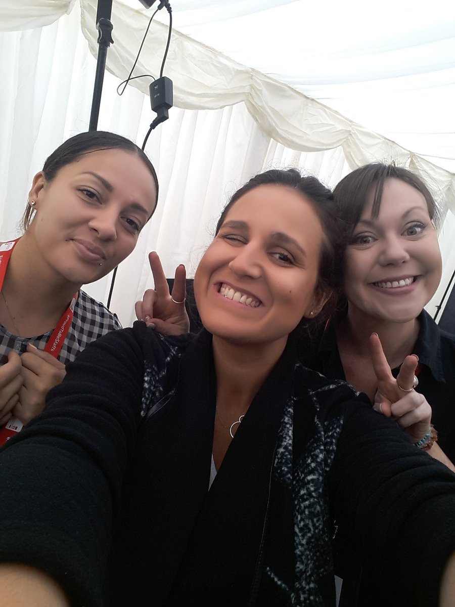 CelineTempest's tweet photo. Ready for an other day photographying at @StaffsUni @StaffsAlumni. Don't forget to take a selfie with any @HTempestPhoto staff member and use #tempestgradselfie to enter our competition. Good luck  #LookingGoodWithTempest https://t.co/FGpvKg4Hns