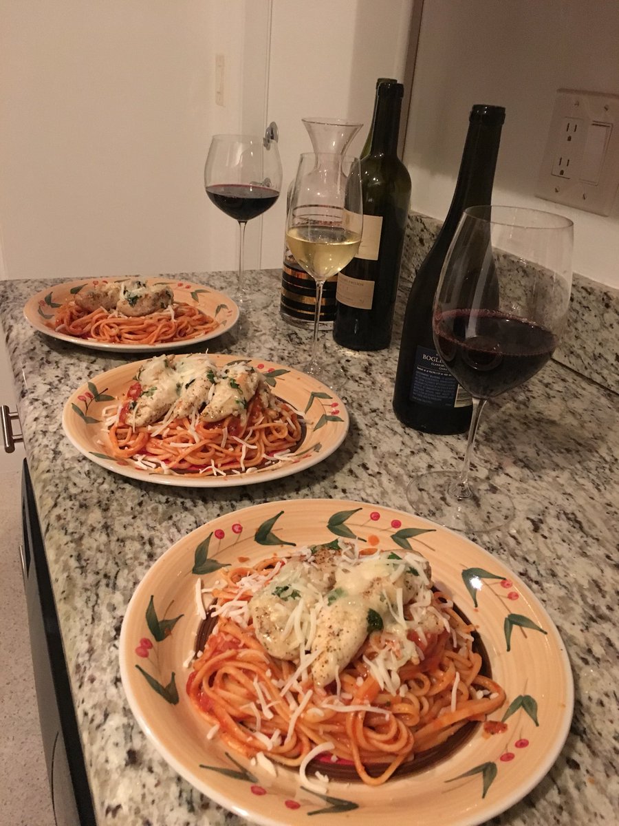 thegypsea's tweet photo. Ya girls back at it 💁🏻♀️ #chefmel https://t.co/INXUGK4u2x