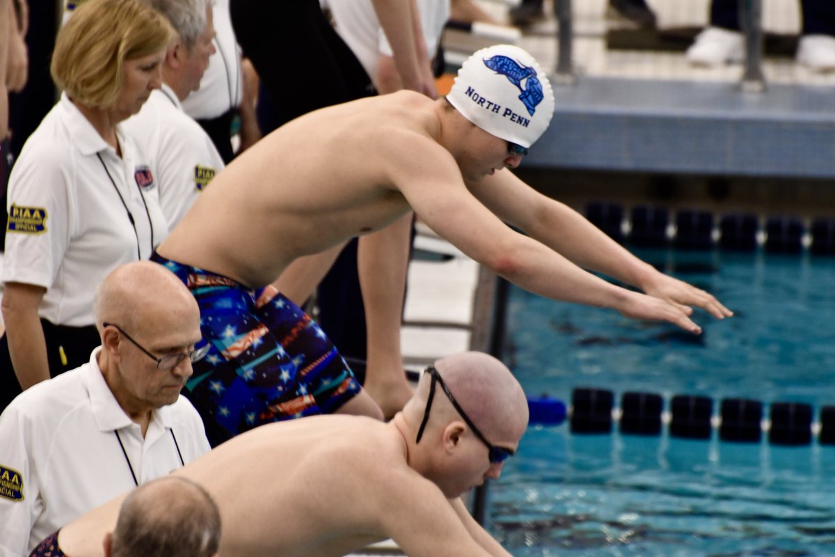 sandyfriday16's tweet photo. Congrats, Derek Friday, for being named All-American for BOTH swimming and Water Polo! #NPProud @KnightsLoyalty #OnceAKnight #FutureGael @IonaWaterPolo https://t.co/sghYBleYZo