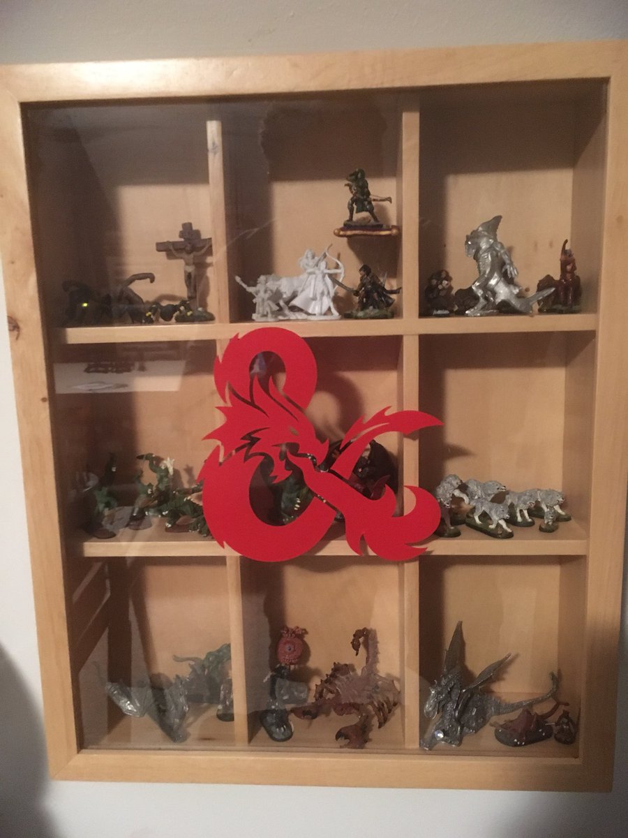 RemassogsRealm's tweet photo. Good friend Bill P. got me this great #dnd #cricut #sticker for my birthday. Finally decided on a good place to put it. #dungeonsanddragons #miniaturepainting #miniaturedisplay #advanceddungeonsanddragons https://t.co/W1fJeWiQcS