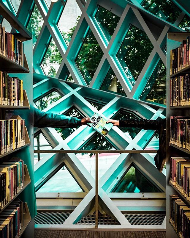 AustinBlake_3's tweet image. Share knowledge, share the wealth 📚 .
.
.
.
.
#streetmeetwa #seattlepulse #wonderlustseattle #citykillerz #moodygrams #artofvisuals #bevisuallyinspired #urbangorillas #urbanandstreet #streetactivity #streets_vision #citygrammers #agameoftones #illgra… ift.tt/2L1WnJv