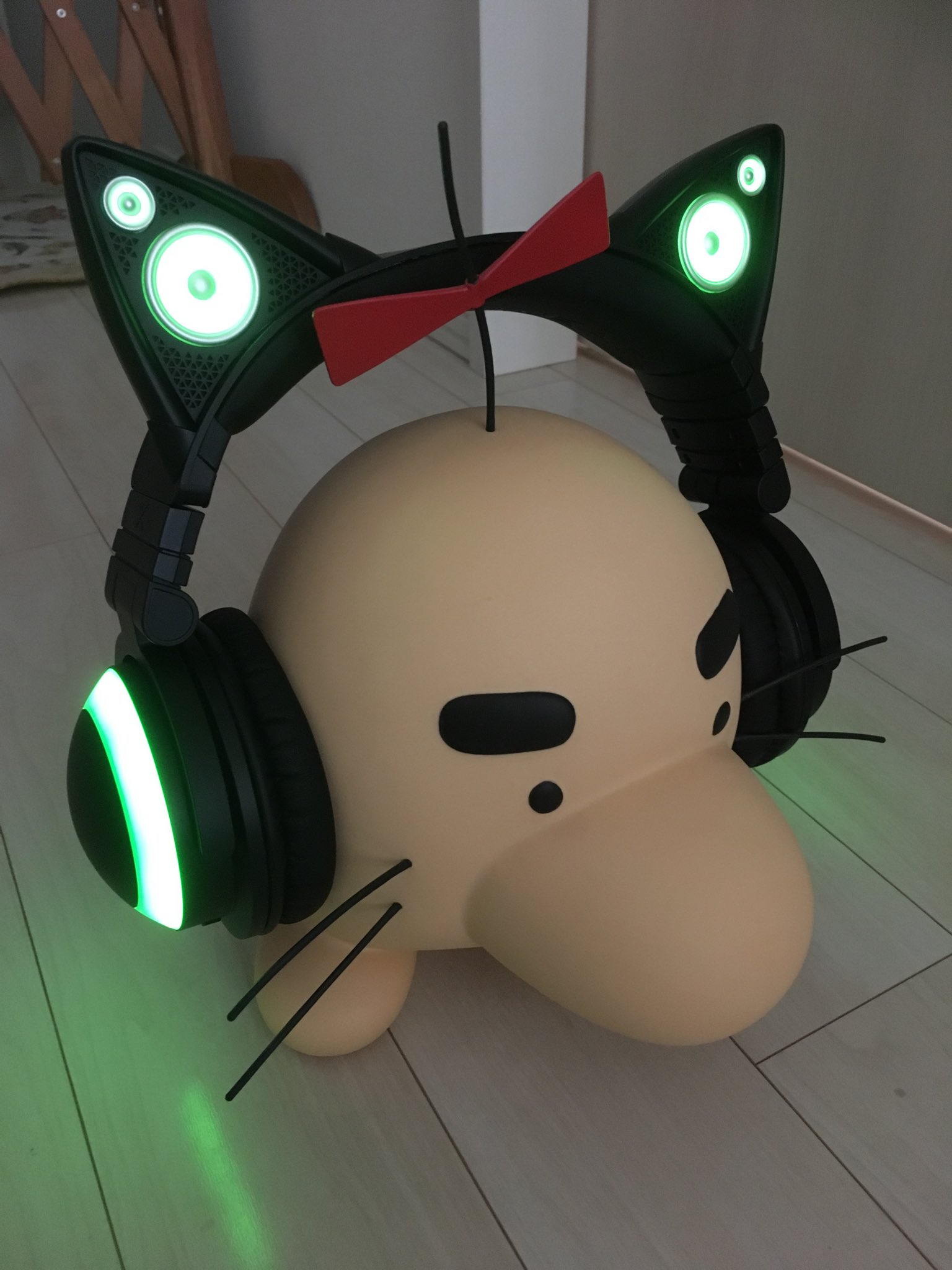 伊藤広明 フリクリの新しいキャラがネコミミヘッドホンつけてたのでウチにあるやつ引っ張り出してきた 似てる これ重いけど光るのでかっちょいい もう第2世代という青歯なやつとかでてるのね T Co Jmctczjfny Twitter 伊藤広明 フリクリの新しいキャラがネコミミヘッドホンつけてたのでウチにあるやつ引っ張り出してきた 似てる これ重いけど光るのでかっちょいい もう第2世代という青歯なやつとかでてるのね T Co Jmctczjfny Twitter