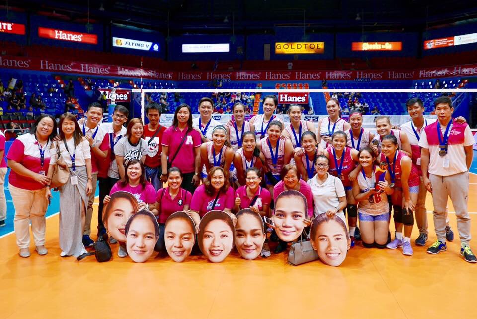 lizanne_927's tweet photo. Before Creamline Cool Smashers was born, I had never watched a volleyball game😅 fast forward to now, volleyball becomes a part of my daily life😊
Thankful for the experience and for gaining new friends because of this💖 #VolleyballisLife https://t.co/RMexdYr61B