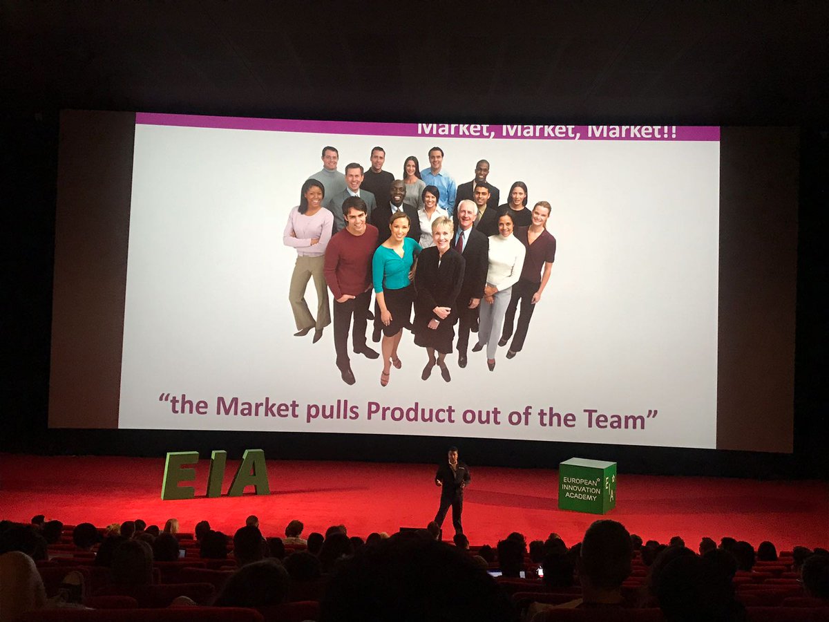 UVemprenAules's tweet photo. Our @SocialinnolabUV's students attended yesterday in @EIAinnovate #BerkeleyStartUpBootcamp various interesting conferences and participated in a teamwork session with mentors @DMariellV @LucaVargas1 @Berme_jo @JoseCuesta95 @claraventuraa @LasSurfers @marimbagglez https://t.co/sYkNeGQctS