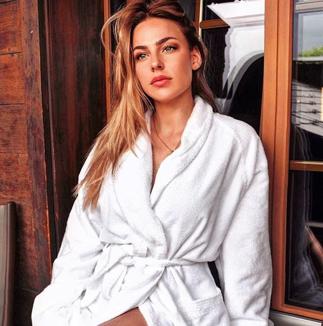 HuusGstaadHotel's tweet photo. Yes you can! Hang out in bathrobes 😀.
#gstaad #design_hotels #boutiqehotel #hiphotels #visitswitzerland #bathrope #staycation #besthotels #madeinbern https://t.co/arLwxp7cUN