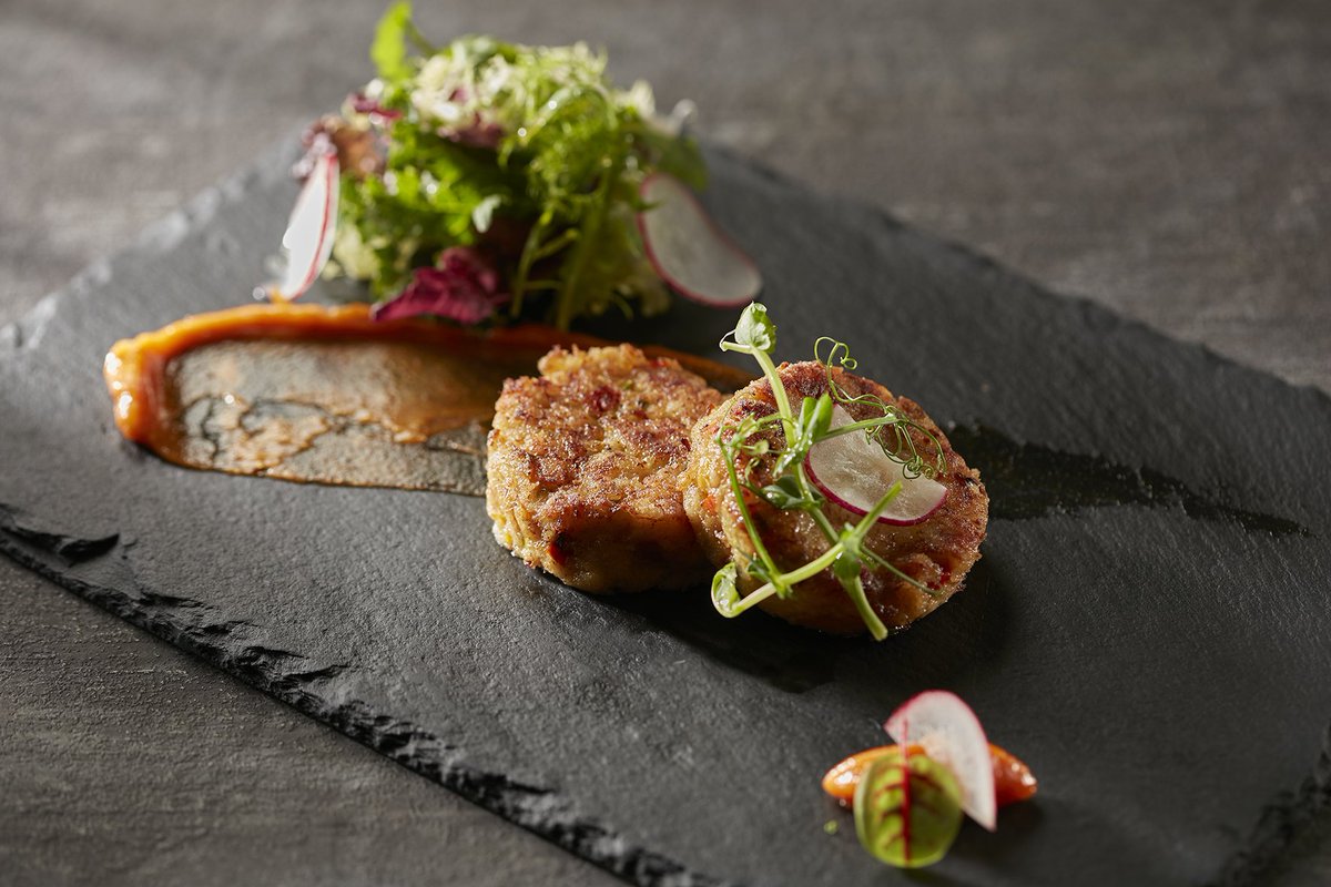 SheratonTaipei's tweet photo. For all of you born under the sign of Cancer, Yummy Louisiana Crab Cake is exclusive for you🎉🎉

Fresh premium quality crabs🦀are selected by the chef and handpicked crab meat is mixed with fresh veg 🥦to make Louisiana Crab Cakes.  Savor the creamy tender unforgettable taste!🤤 https://t.co/UztChr5Fzi