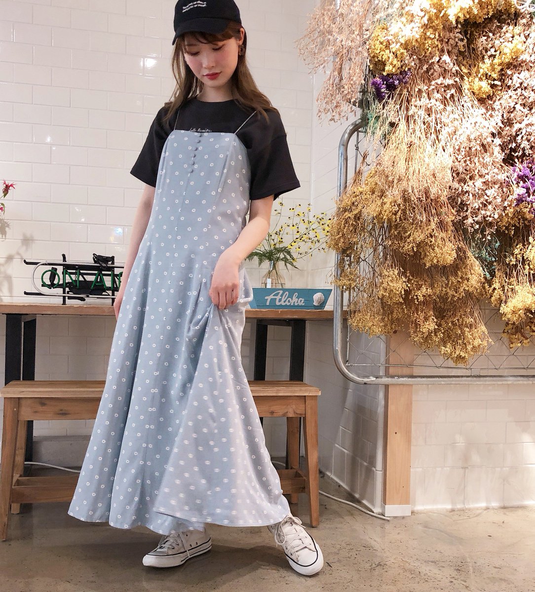 Nice Claup ナイスクラップ 店頭入荷しました 小紋花柄キャミワンピ 先週末先行で販売された小紋柄シリーズが続々と全国の店舗に入荷しています 今から注目の ナイスクラップのコーラルピンク も 一枚でもレイヤードしても Nice Claup ナイスクラップ 店頭入荷しました 小紋花柄キャミワンピ 先週末先行で販売された小紋柄シリーズが続々と全国の店舗に入荷しています 今から注目の ナイスクラップのコーラルピンク も 一枚でもレイヤードしても