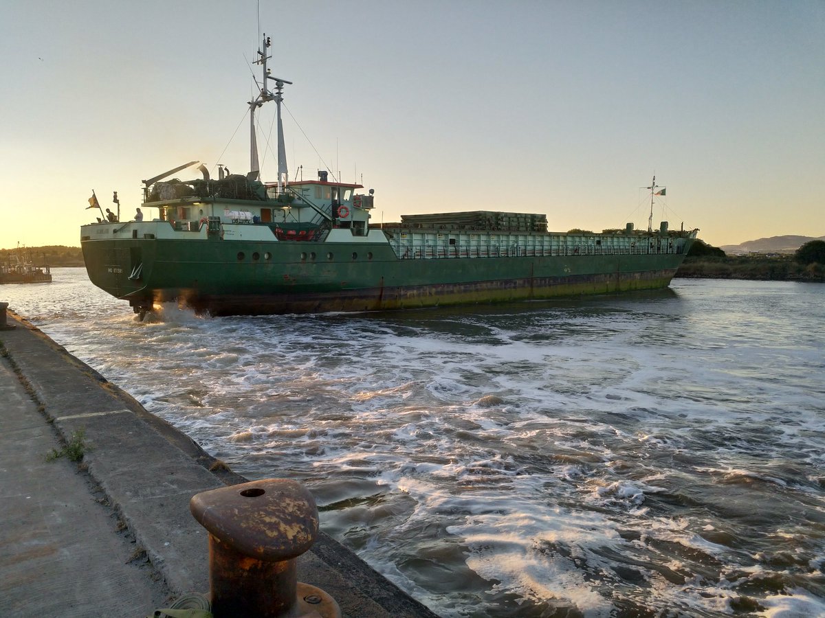 PortDundalk's tweet photo. M.V Scanlark, arrived with a full cargo and left with a full cargo. #scanlark #dundalkport #sennebogen #stevedore #stevedoring https://t.co/clwcFxb1t2
