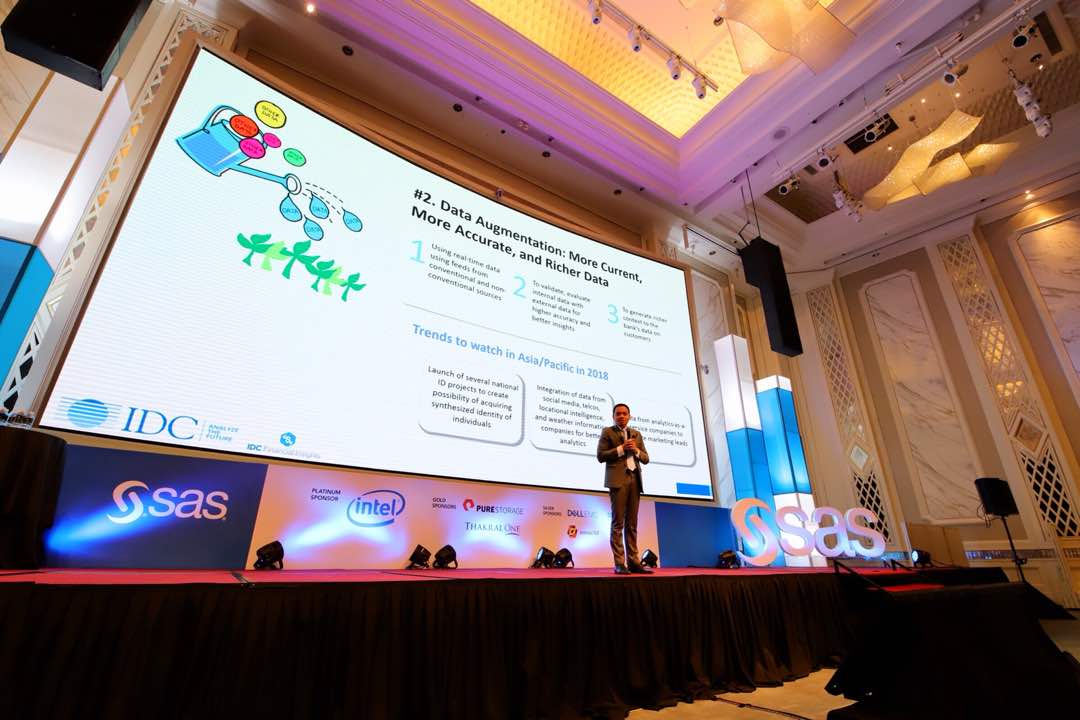 SASAsiaPacific's tweet photo. .@mcaraneta Michael Araneta Research Head @IDC @IDCAP discusses trends in #OpenBanking, data #monetization models, #AI and the evolving role of #data and #analytics impacting #financial institutions at #SASAIX in #KualaLumpur https://t.co/tWYTJCMPhw