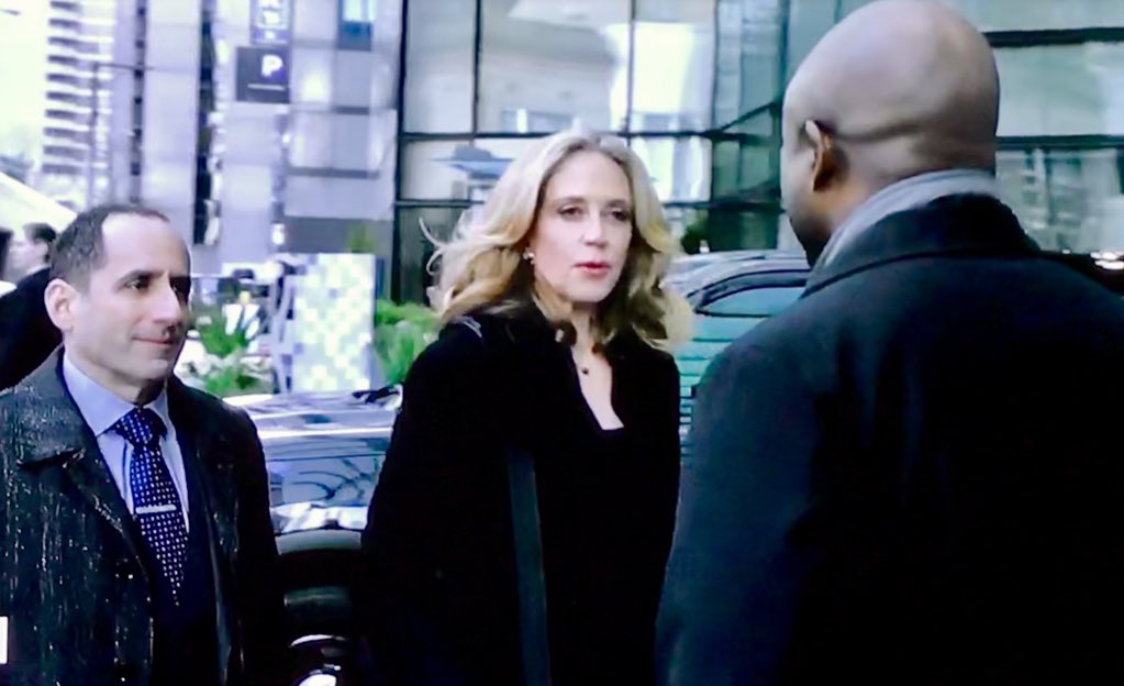 YourBrainOnTV's tweet photo. โIf it isnโt the ice queen and her sidekick.โ
Ha!
#ProxySnyder
#Colony
@ColonyUSA
#YourBrainOnTV https://t.co/wbqg56uEg0