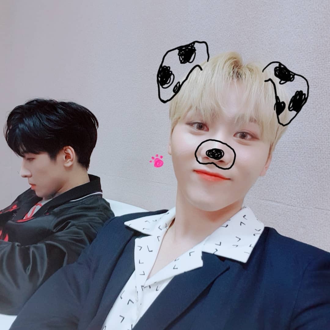 17Brazil_'s tweet image. [#BOOstagram] 07.07.18

pledis_boos:
🐾🐆🐄 #JeonBoo #ChweHansolFiqueNervoso #SucoDeUvaVerdeRealmenteNãoÉUmSpoiler
_
instagram.com/p/Bk7woJUBl9l/
Trad. ing: SVT17_TRANS
Trad. pt/br: Hey SM17E - SEVENTEEN BR