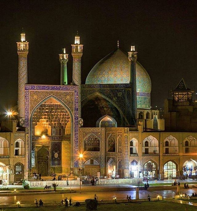 surfiran's tweet photo. Naqshe Jahan Square at night
#Isfahan, #Iran #Persia
#SURFIRAN #TravelIran #irantours #pin #traveliran #instatravel #travelgram #traveling #WorldCaptures #TravelStoke #BeautifulDestinations #MeetTheWorld #IranAdventuretour #IranAdventure #seeyouiniran https://t.co/8MRSgYrrIP