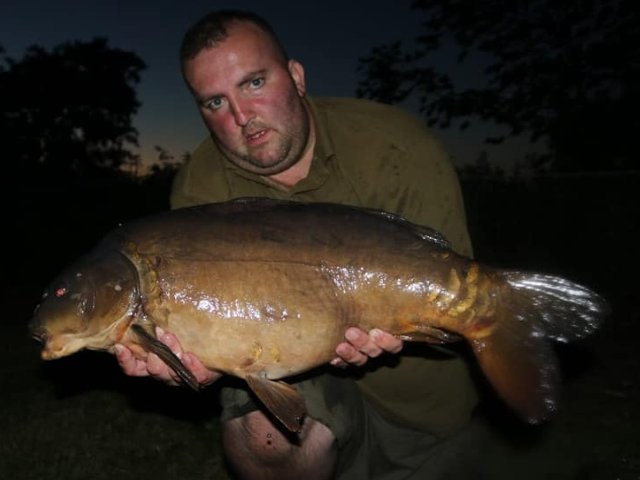 BigFishBaits's tweet photo. Once again another report has made it's way out of Coston. All 3 Mirrors, including an absolute warrior of a big plated, fell to a mix of #SpicedNut and #Squilberry for Nathan Carper John https://t.co/oggrFIUhDd