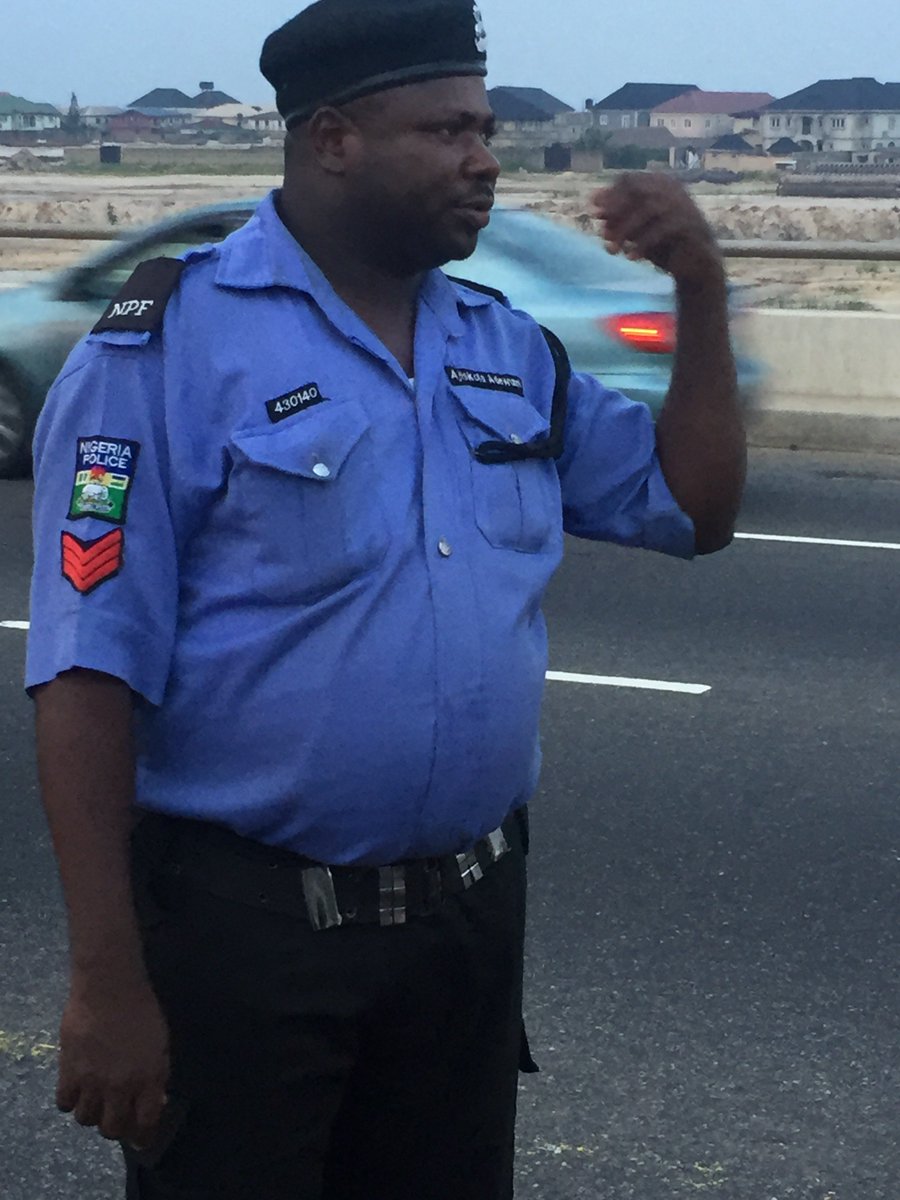 valoflagos tweet picture