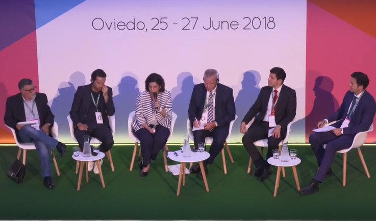 GVAinvattur's tweet photo. La DG de Turismo, @RHuete1970, explicó en el Congreso Mundial de #DestinosInteligentes de la @UNWTO - #SDWC2018 la estrategia de gobernanza de la Comunitat Valenciana. Quieres escuchar su intervención? Revisa este vídeo: https://t.co/VllCKamQKq https://t.co/D3nK6HVA0U