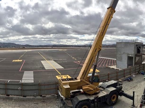 beboarimisa's tweet photo. Nous avons ensuite enchaîné avec la viste du #chantier de #Ravinala Airports.
A partir de 2020, cet aéroport sera opérationnel. Il améliorera la #performance, la #qualité de #service, l'#offre et le #confort aux portes de notre chère Patrie.
#Fisandratana • #Madagascar • #BR https://t.co/f3Zo6B0go5