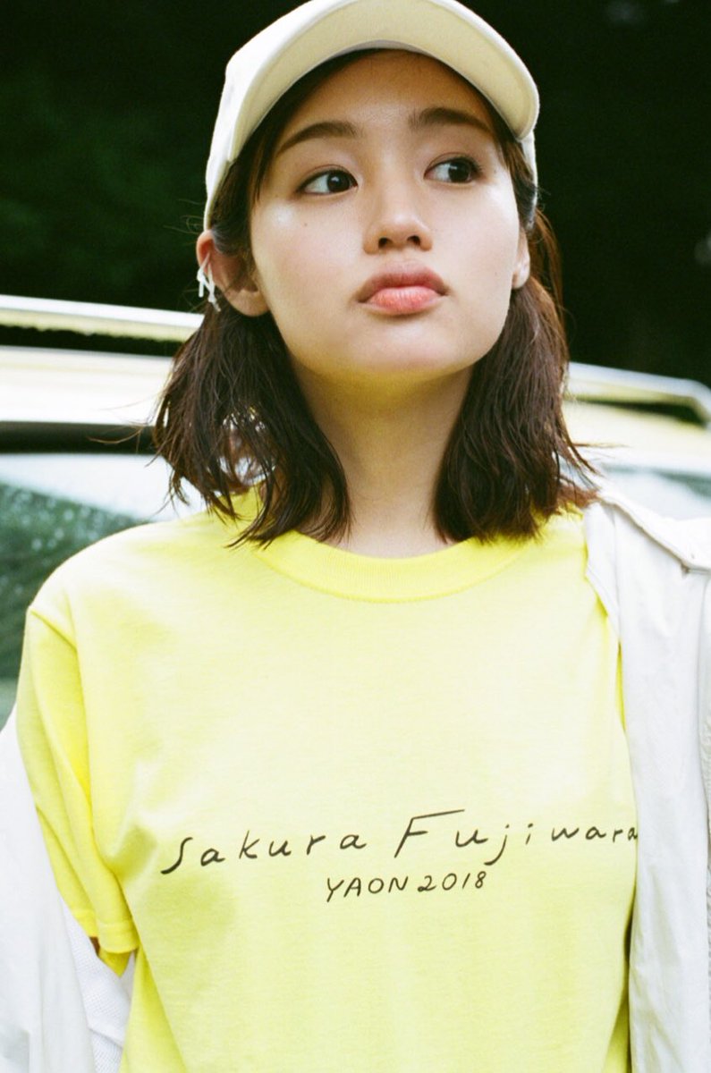 藤原さくら No Twitter 野音で売るzine オフショーット Photo By Takahiro Otsuji 藤原さくら No Twitter 野音で売るzine オフショーット Photo By Takahiro Otsuji