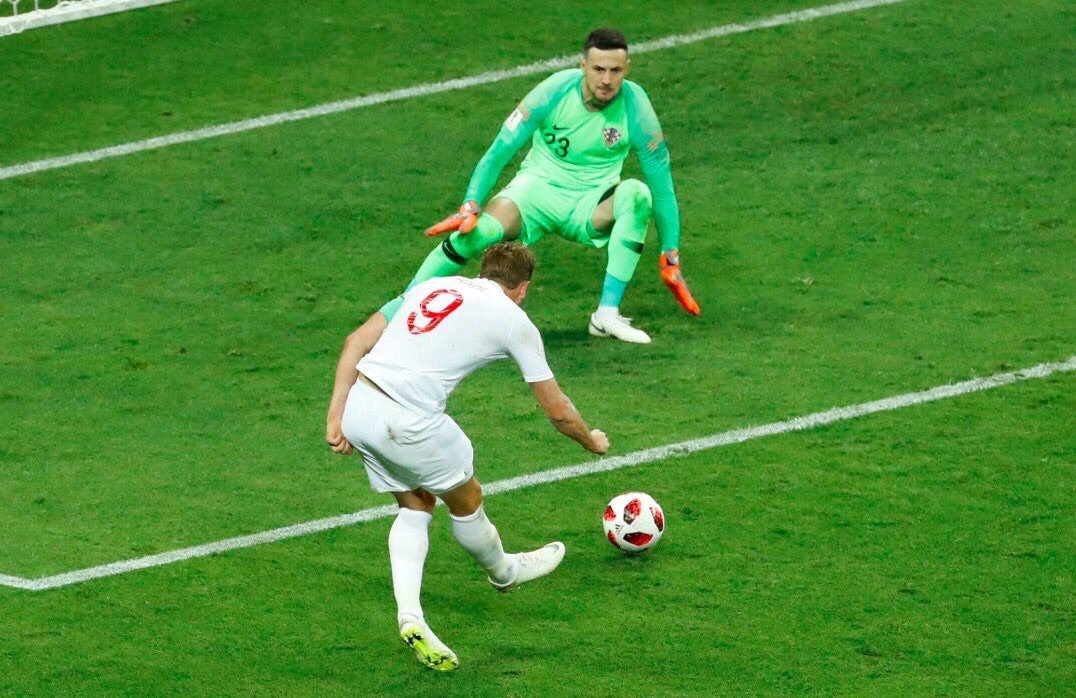 hughwizzy's tweet photo. 🚨 NEW PODCAST 🚨

⚽ #WorldCup Semi-Finals round-up
🇫🇷 Preview: #France v 🇭🇷 #Croatia
🏴󠁧󠁢󠁥󠁮󠁧󠁿 English heartbreak - what next? 
😩 Exceeding expectations or bottlejobs? 

📲 @iTunes: https://t.co/Vf6zKPD7B9
📲 @acast: https://t.co/6rxpY1YJNx

#MissionToMoscow 🏆🌏 https://t.co/eOAt1lFAVD