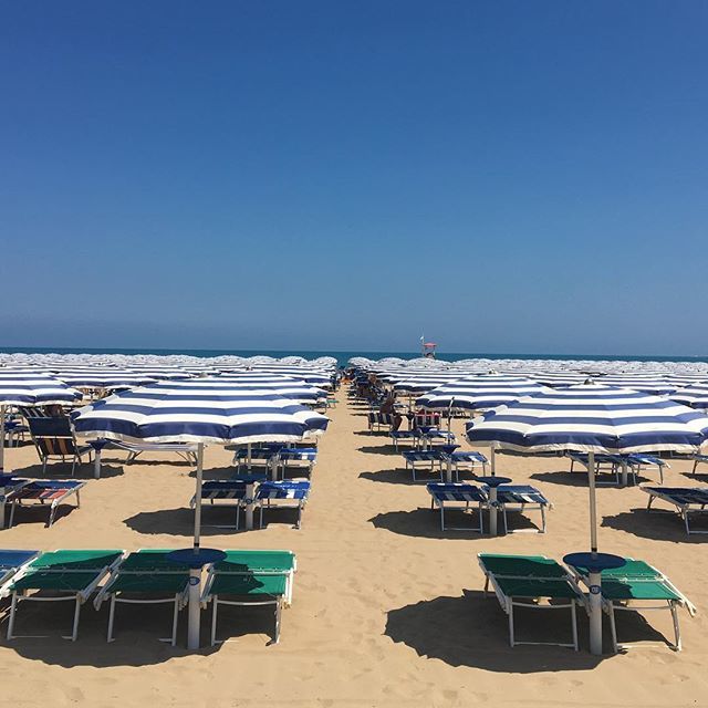 LindsayButcher's tweet photo. Here for the foreseeable ☀️ 🏖 🇮🇹 https://t.co/j6yu7FC5Pl https://t.co/v9tMM6Su4x