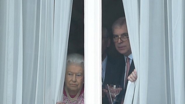 'Just don't answer the door and he'll eventually fuck off'  #TrumpUKVisit