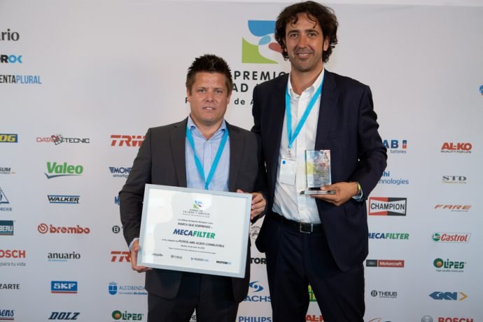 Blogmotorcoruna's tweet photo. #FelizJueves premio a la innovación a Mecafilter https://t.co/bKjP5hSOq6 @motorok_com https://t.co/O2nDvNVxjw