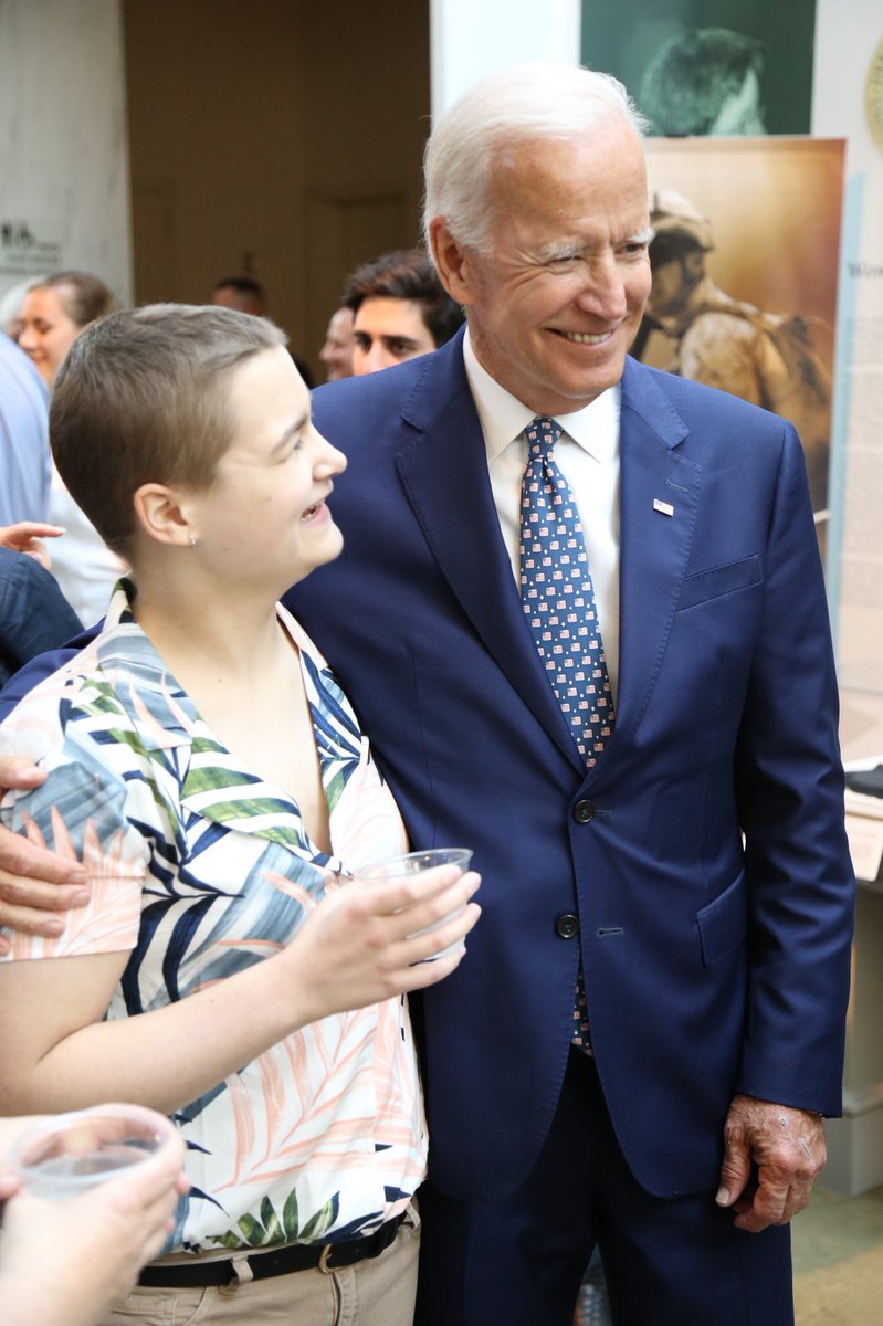 After our video chat a few months ago, I got to welcome @shaffer_cierra to DC this week for @USMC Sunset Parade. She battled against cancer’s odds and her resilience reminds us all that hope against this disease is real. #cancerFIERCE