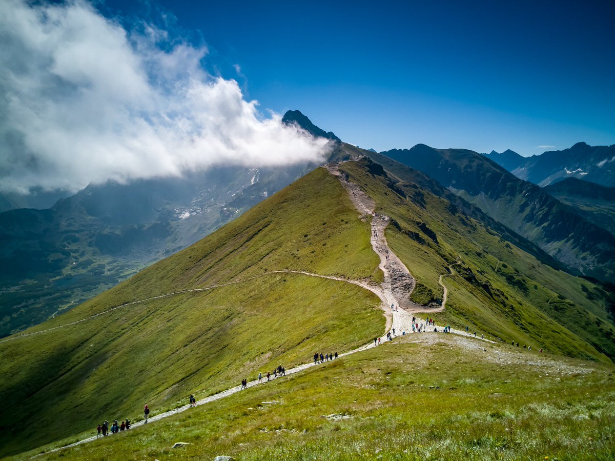 MeteoprognozaPL's tweet photo. Kasprowy Wierch i #Tatry kilka minut temu by @dutka_com_pl https://t.co/ty4rKtivTI