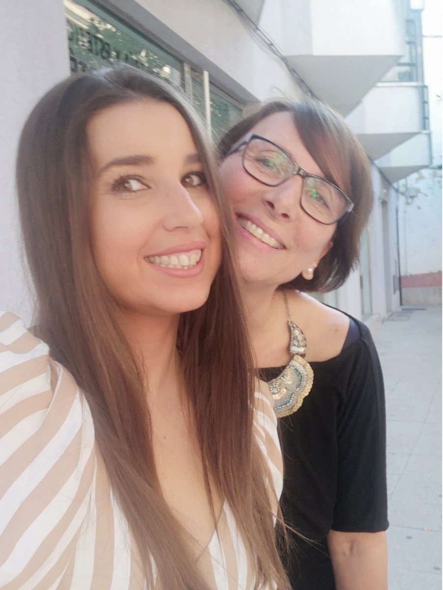 DressCodeCom's tweet image. Sonrisas e ideas #imparables con nuestra Súper @lola_rueda Creando... Coming soon ✨ #conectadresscode
#mujeresimparables @mujer_imparable