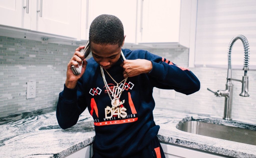 Meek Mill Dreamchaser Affiliate Lil Nizzy Shot In Philly sfdcradio.com/meek-mill-drea…