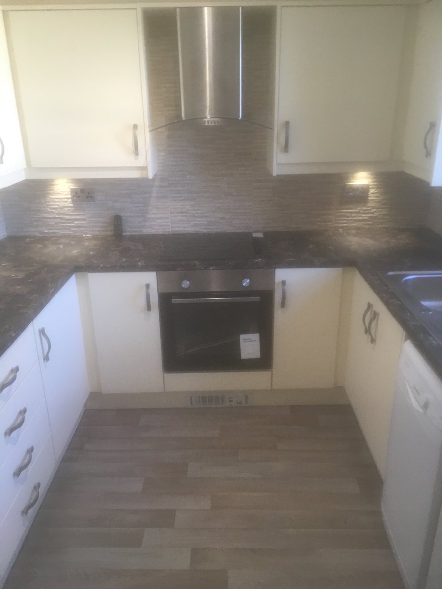 bigcharliebcafc's tweet image. More houses turned into homes #beautifulkitchen #prideinourwork  #delightedclient