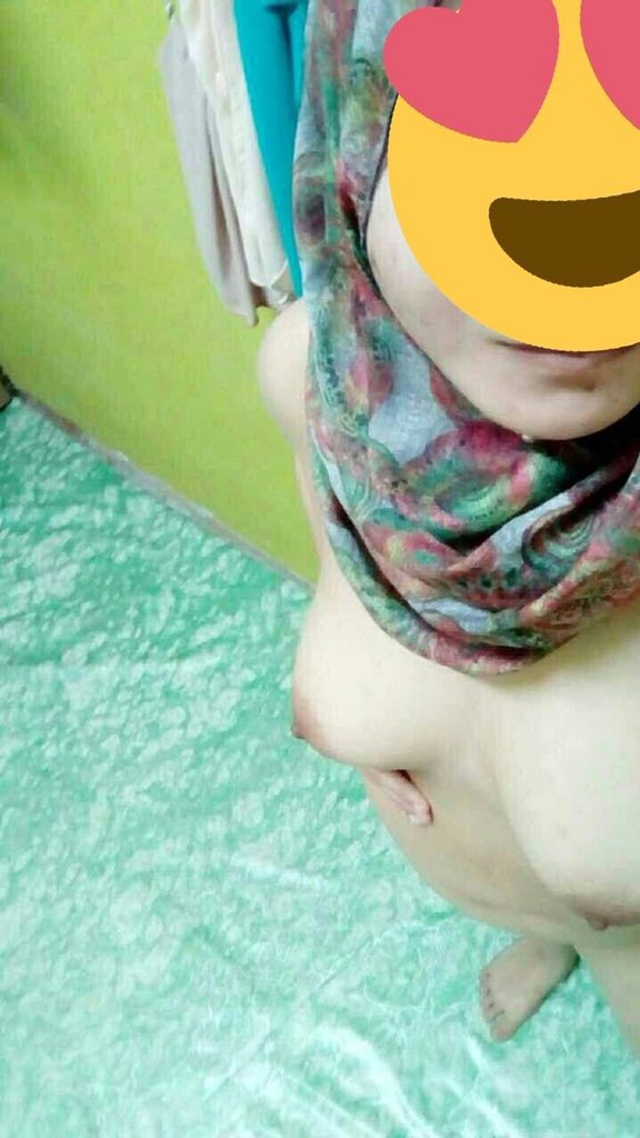 MeriHard1's tweet photo. Türbanlı kızımızdan
#türban #türbanlı #türk #türkifşa #sert #sikiş #porn #pornhub #porno #sex #anal #ensest #orgazm https://t.co/5eTceM8i5N