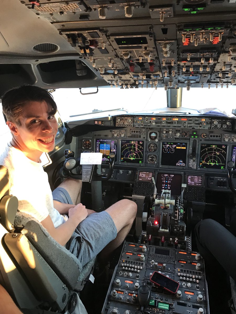 David_8656's tweet photo. Thank you @jet2tweets and crew for allowing me in the cockpit!! yesterday evening ✈️☺️. #jet2 #dubrovnikaiport #flighthome https://t.co/tbmsnndDPt