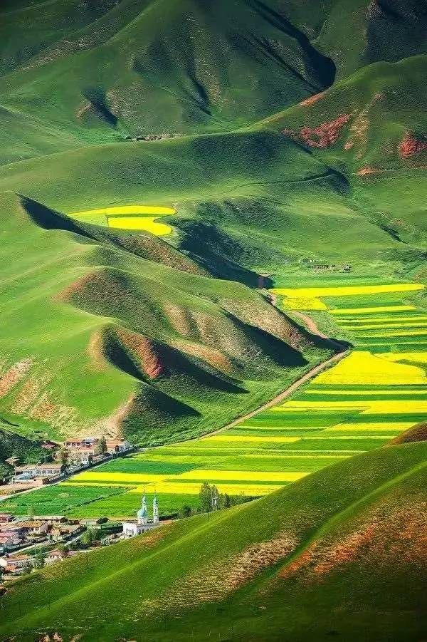 Dallastzz's tweet photo. Beautiful Landscape of Qinghai Lake - It is the holy land for cyclists all over the world -- It is the venue of Tour of Qinghai Lake. https://t.co/6ugN02JjGL