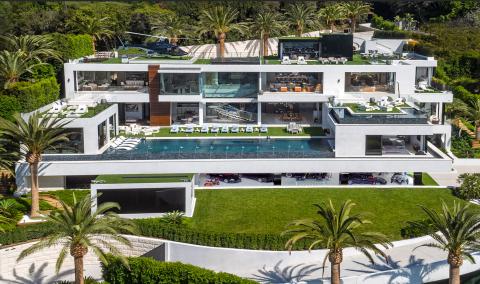 La #villa la plus #chère au monde, 250 millions de dollars, est un #joyau hors-normes s'offrant une #vue panoramique sur Los Angeles mon.actu.io/r/fxymd-a