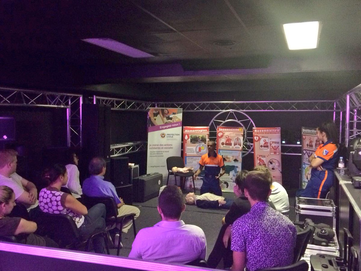 ADPC_91's tweet photo. Et c'est parti pour une journée d'initiation Gestes qui Sauvent chez @Sonovente ! N'oubliez pas de vous former c'est essentiel ⛑ #ADPC91 https://t.co/SbandLCDuT