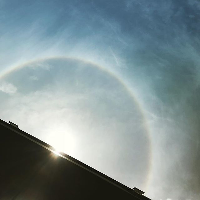 jituboss's tweet photo. Midday #solarring, half of the ring https://t.co/LXv4hHK9GW https://t.co/gpZMX0XrVG