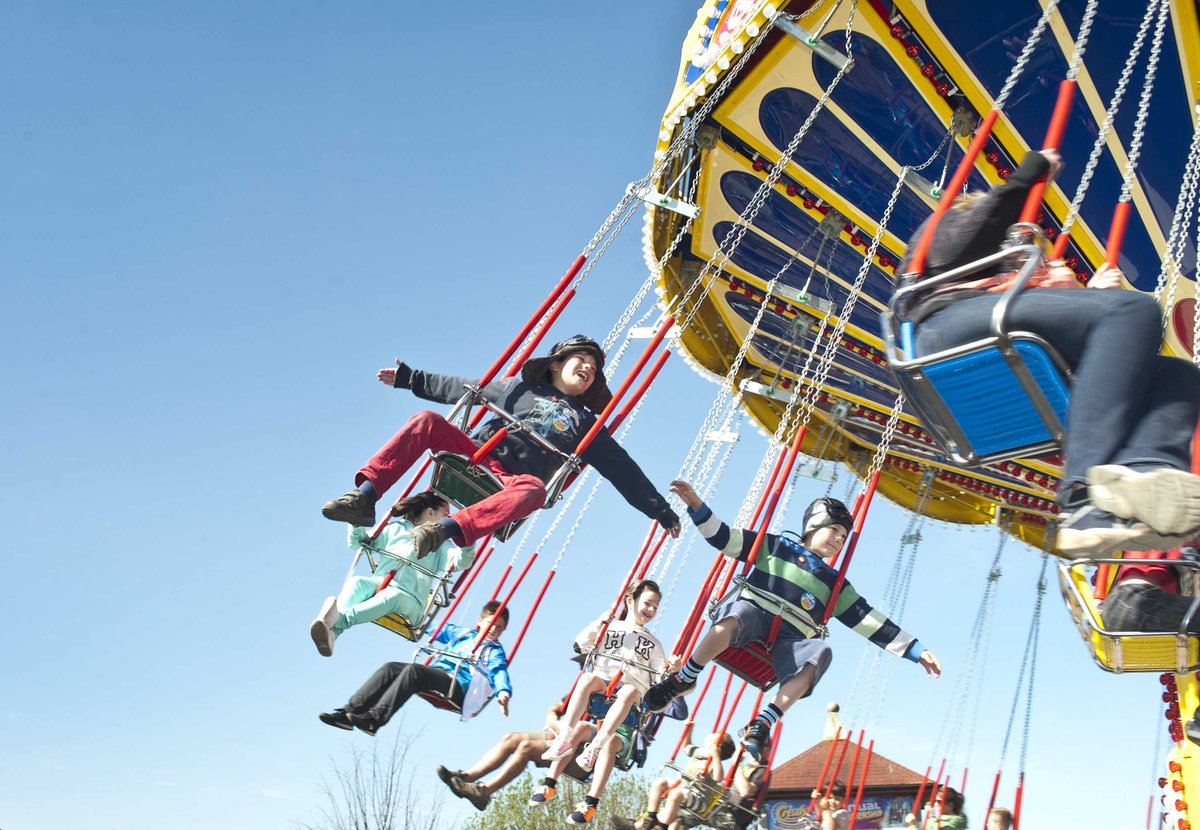 DaveLuck1's tweet photo. Get half price family tickets for some summer fun with the kids @crealyresort and help Global's @makenoise...https://t.co/kI5cY7kqZw https://t.co/FFwrl8p9Ys