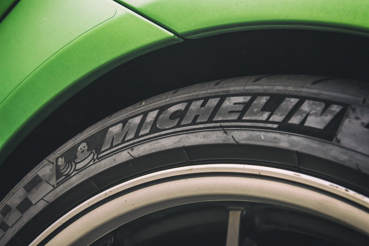 MercedesAMG's tweet photo. Performance focused doesn't mean we don't have an eye on every detail. 👀 #AMGGTFAMILY #MercedesAMG

[Mercedes-AMG GT R | Csn: 12.4 l/100 km | CO2: 284 g/km]

📷: Wroom Media https://t.co/mG0HsXQrgN