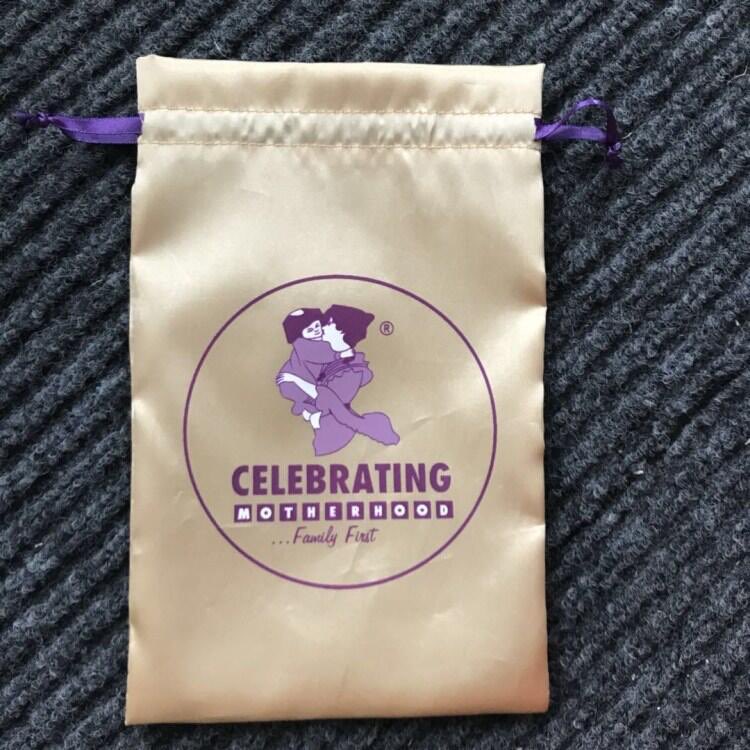 hairdrawstring1's tweet photo. #satingiftbag #giftpackaging#hairpackaging#Wholesalecheapnewstylehighqualitydrawstringsatinbag#CustomPrintedWhiteSatinDrawstringBagForHairCollection
#forbabyproducts #forpregnantwoman
#environmental https://t.co/6Ly1RNKuZV