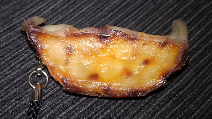 どんだけ餃子好きなの?って聞かれるけど、キーホルダーが餃子なレベル。 