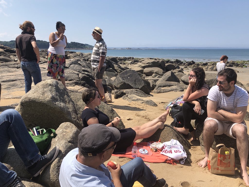 sliard's tweet image. Déjeuner sur la plage organisé par @Anticipa #workInLannion