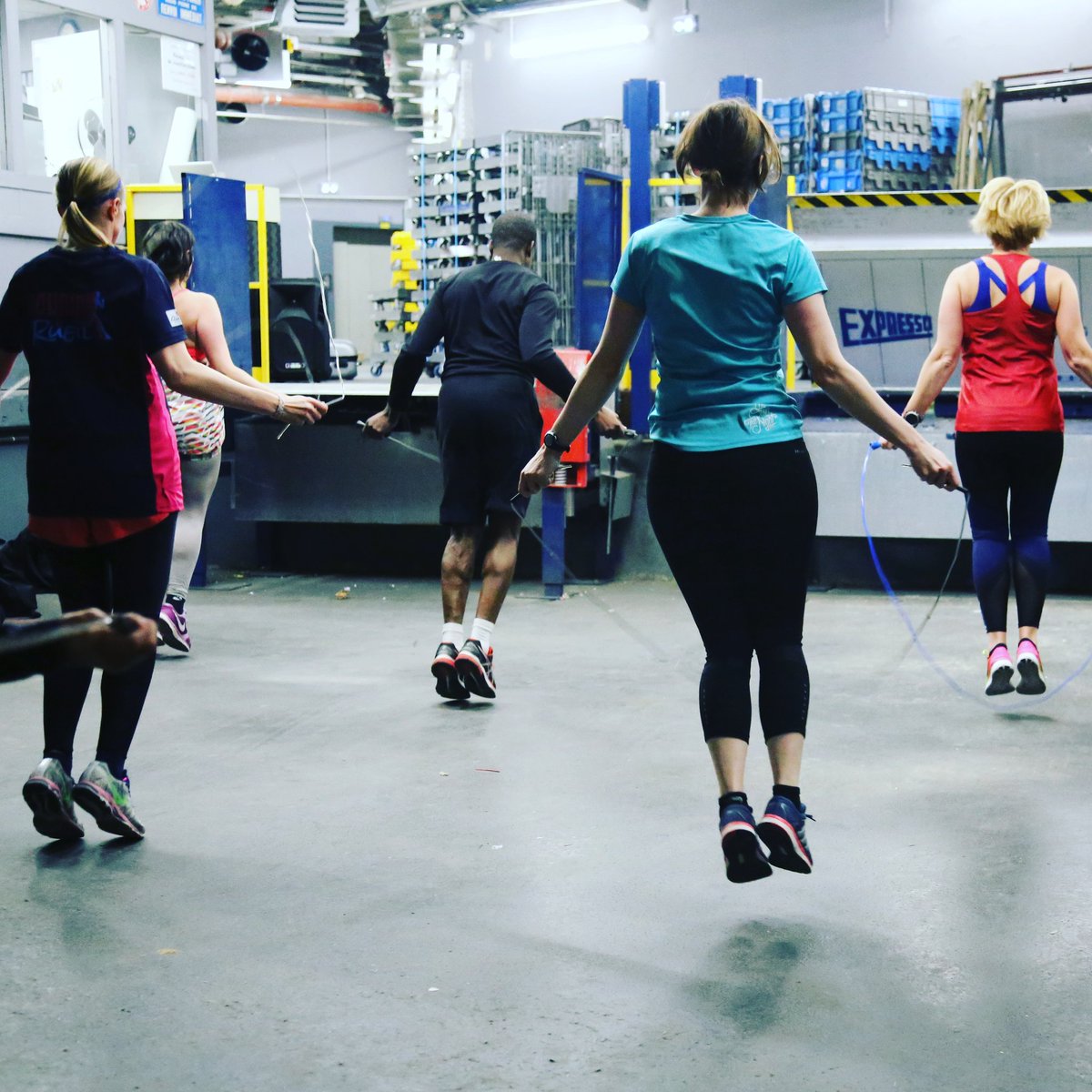 Ce soir rendez-vous à 18h30 aux berges de seine pour un cours de R JUMP.
Info/Résa r-jump.fr
#JeudiPhoto #musculation #jumprope #fitness