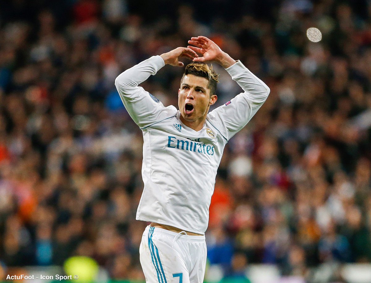 ActuFoot_'s tweet photo. Depuis l'annonce de l'arrivée de Cristiano Ronaldo, la Juventus a gagné 1.4 M de followers sur Instagram, 1.1 M sur Twitter et a pris 500 000 likes de plus sur Facebook. 😮 https://t.co/9lEOLe4Pbx