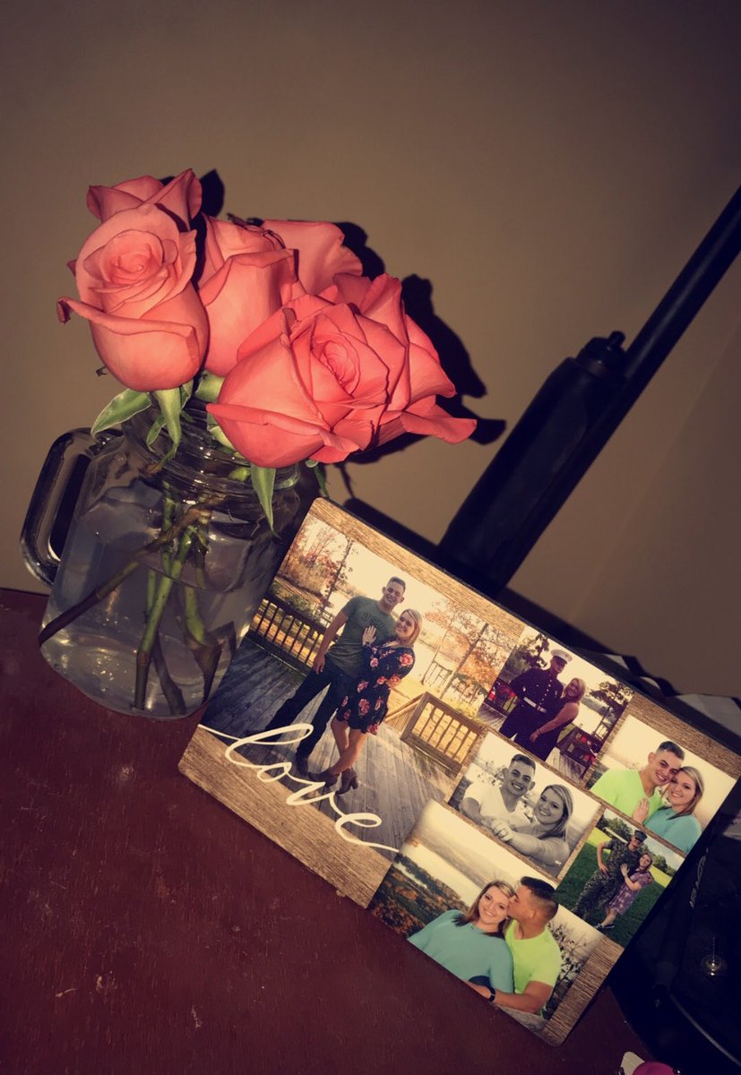 Haley_alexa00's tweet image. Looked over at our night stand before going to bed and my heart was instantly filled with joy. We have over come so much and our love is still going strong. #LittleThings #PrayedFor